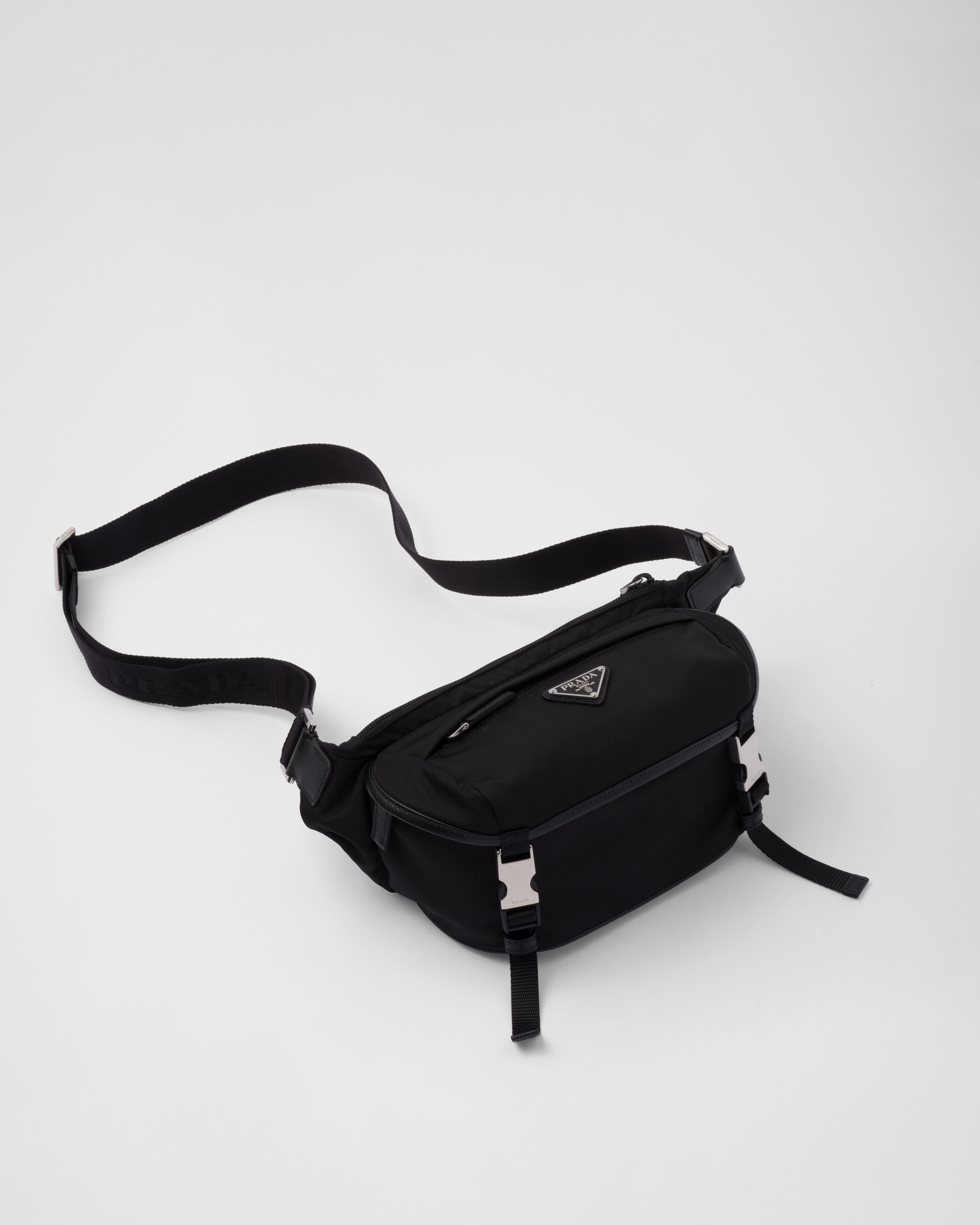 ブラック Re-nylon Xサフィアーノレザー ショルダーバッグ | PRADA