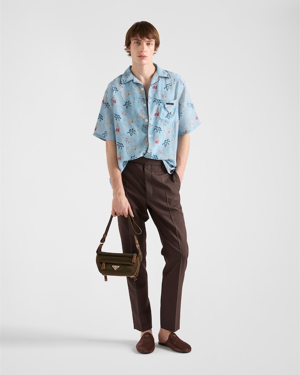 Bolsa de ombro pequena em Re-Nylon e camurça Bolsa de ombro pequena em Re-Nylon e camurça