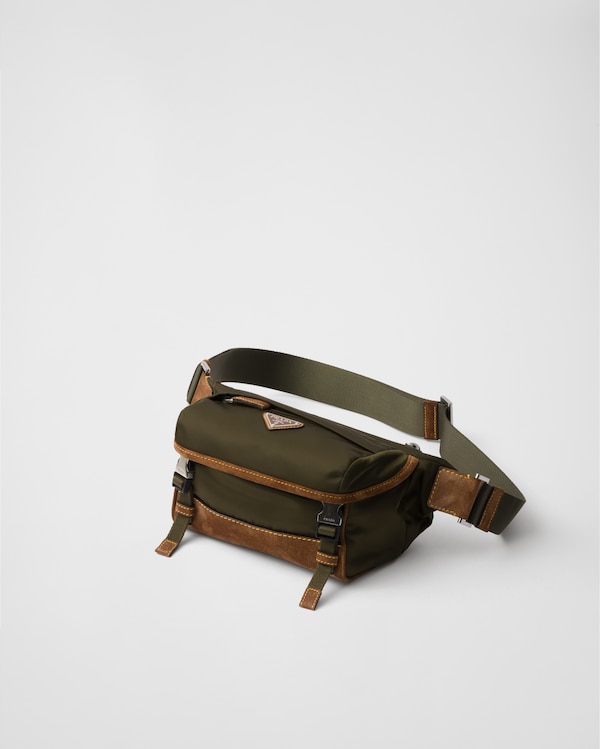 Bolsa de ombro pequena em Re-Nylon e camurça Bolsa de ombro pequena em Re-Nylon e camurça