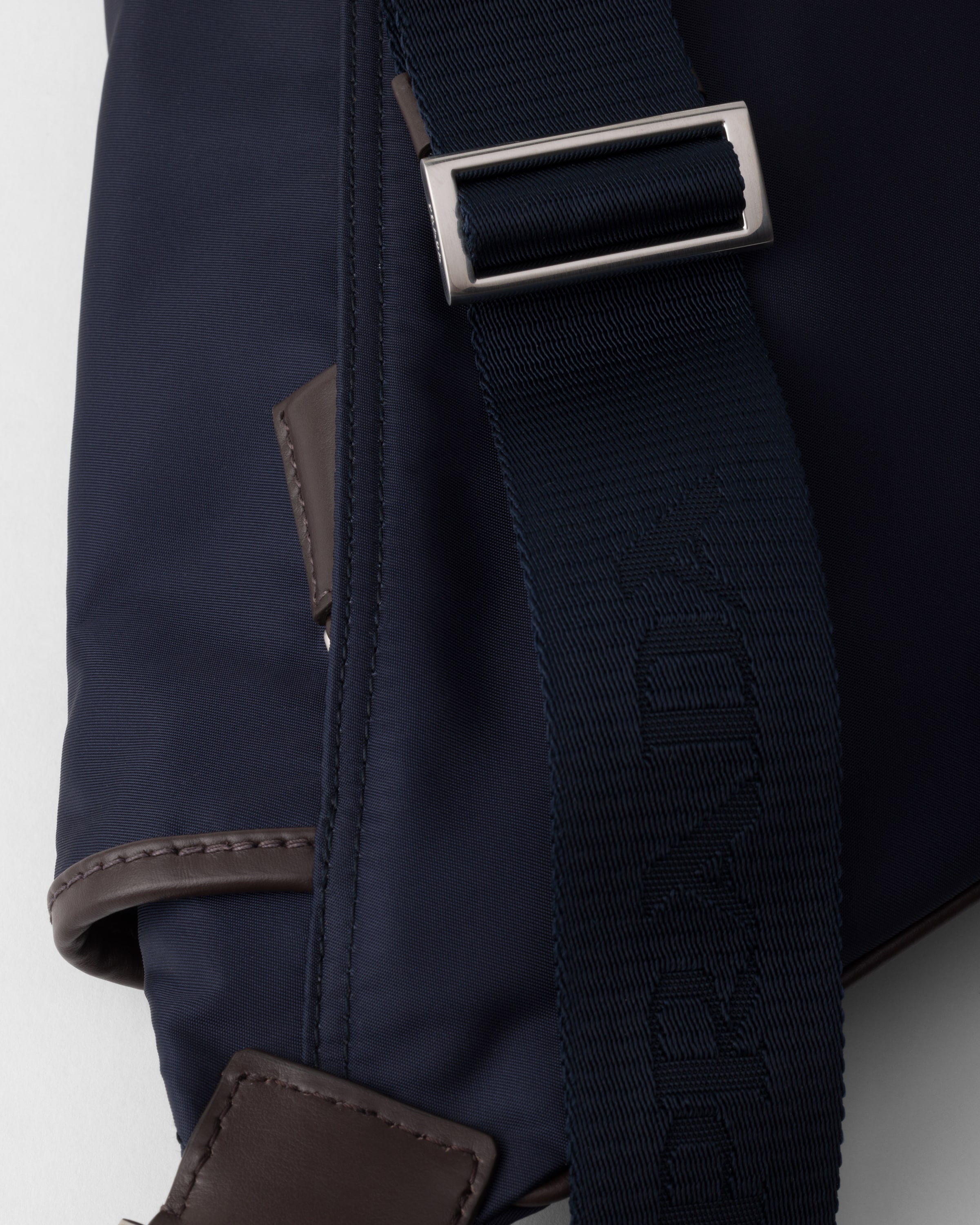 ネイビー/ダークブラウン Re-Nylon xレザー ベルトバッグ | PRADA