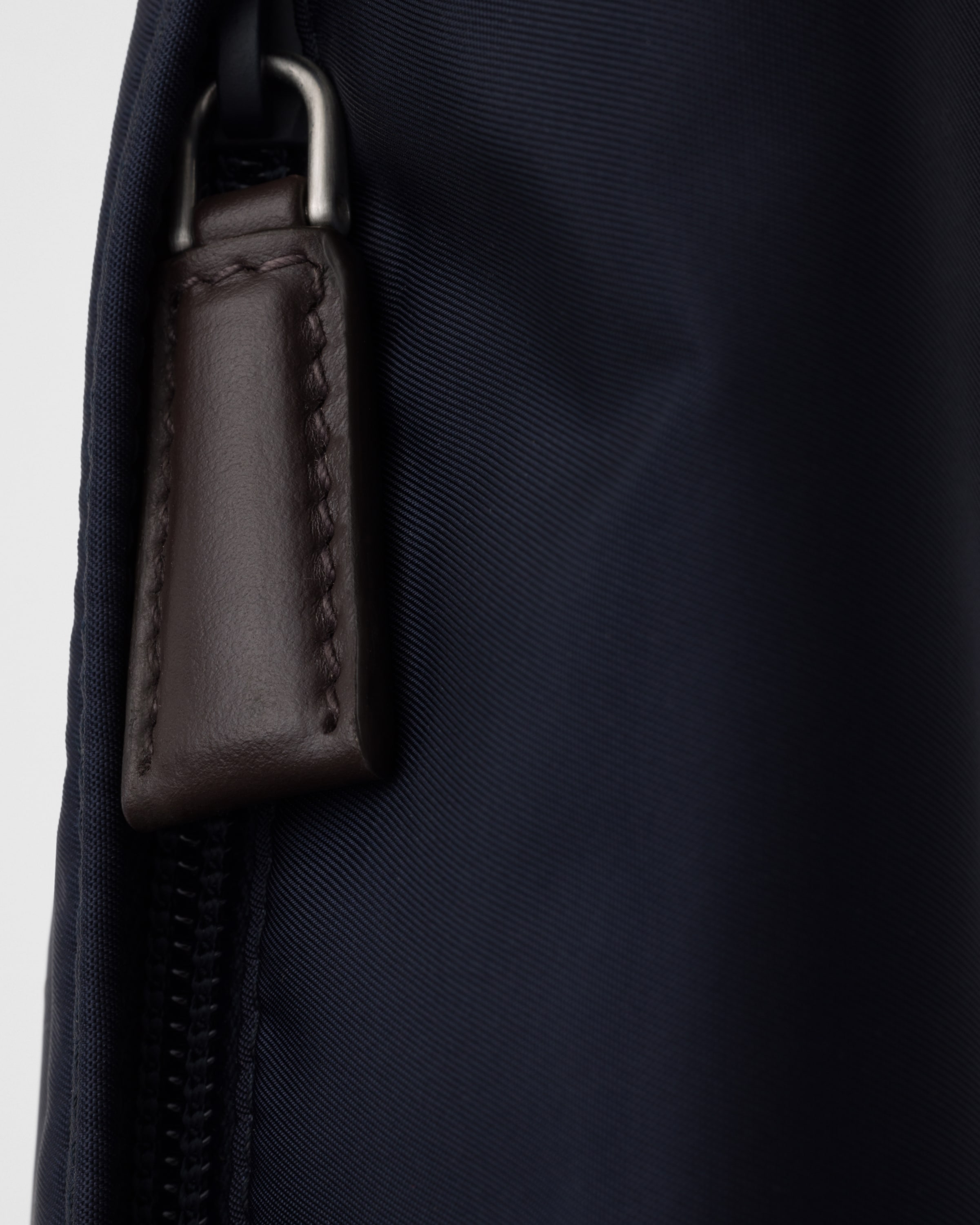 ネイビー/ダークブラウン Re-Nylon xレザー ベルトバッグ | PRADA