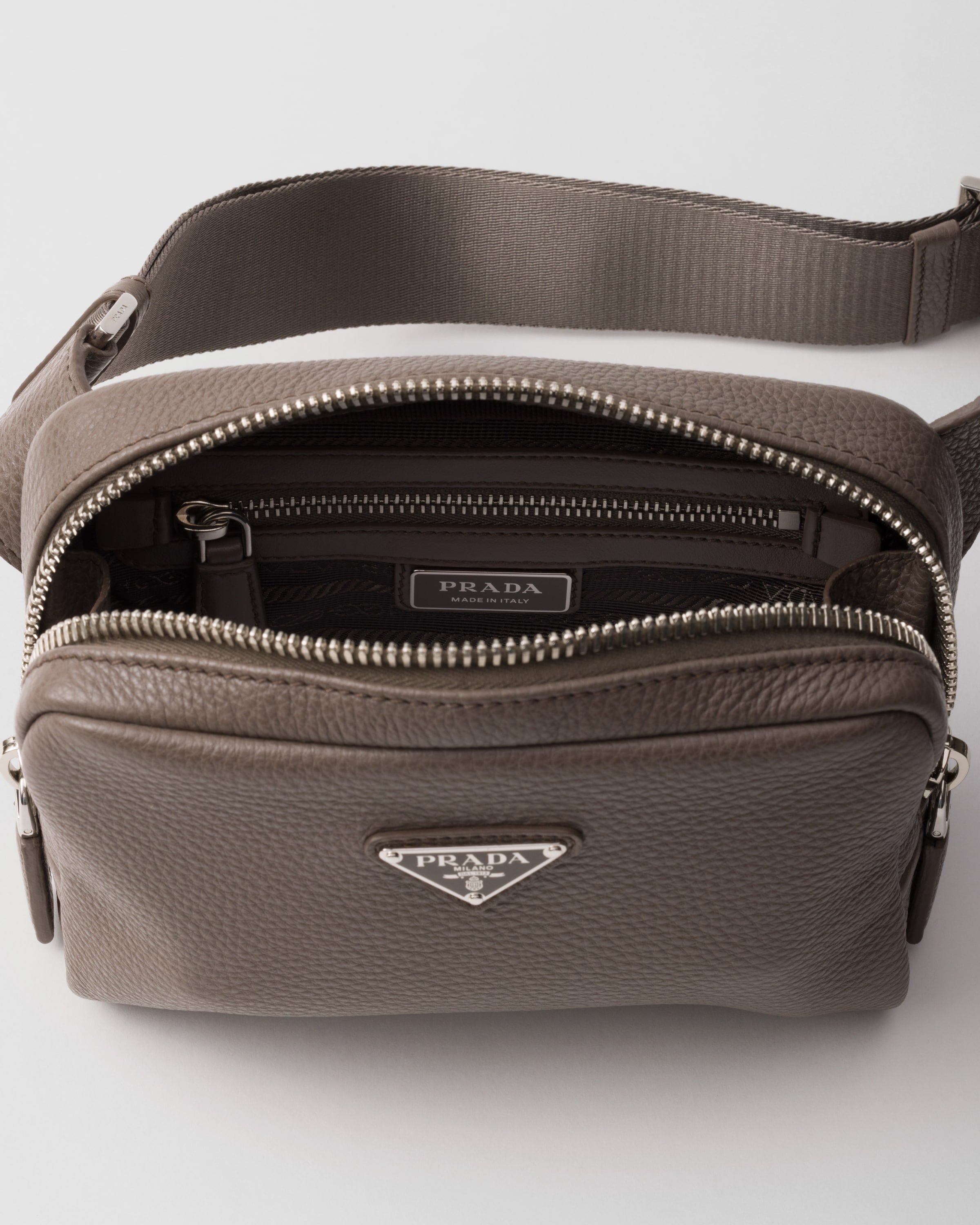 グレーブラウン ヴィッテロダイノレザー ショルダーバッグ | PRADA
