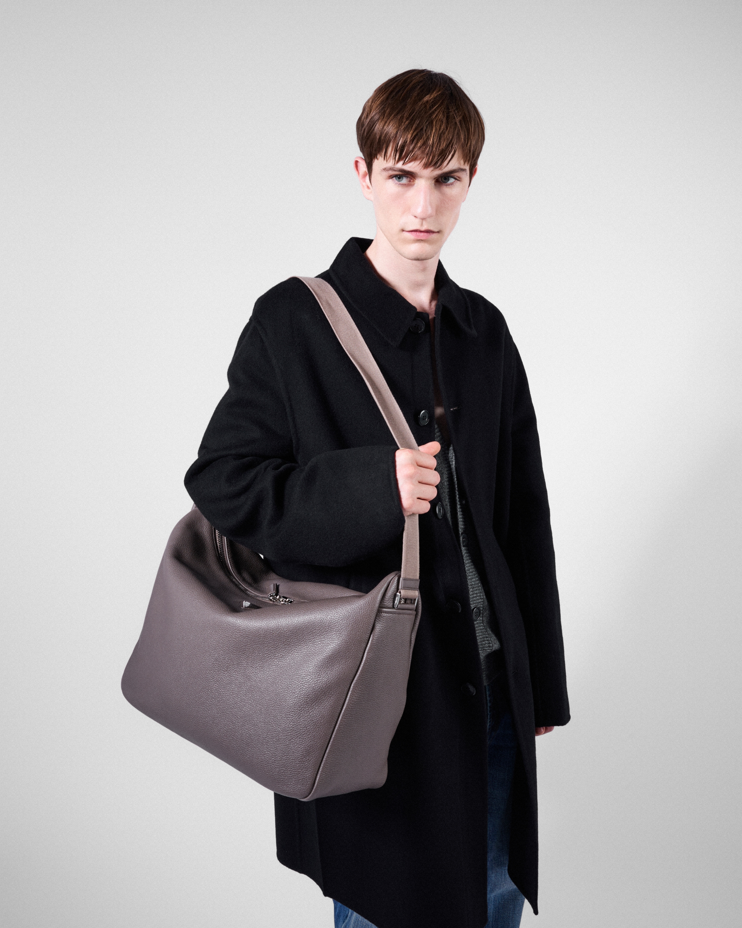 Prada Schultertasche Aus Leder In Brown