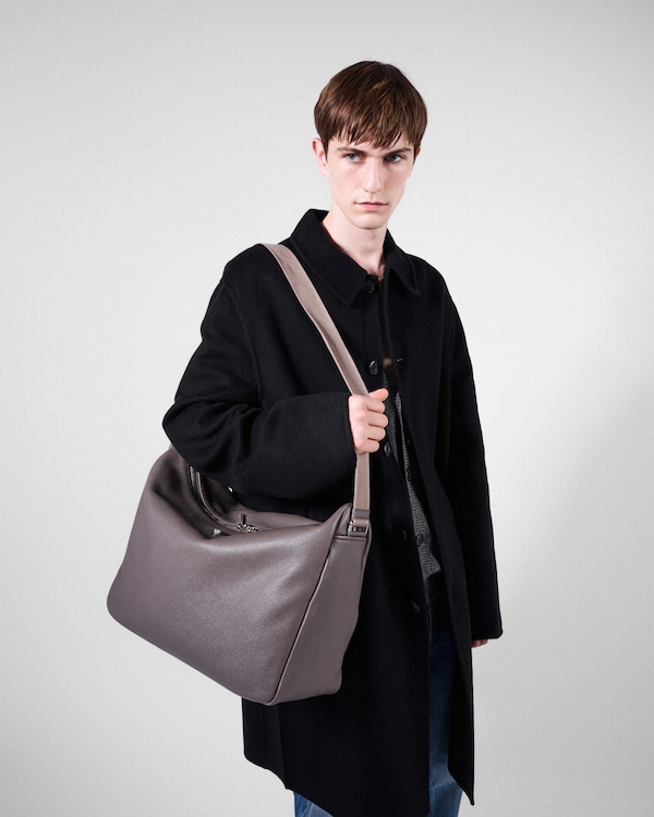 Borsa a tracolla large in pelle Borsa a tracolla large in pelle