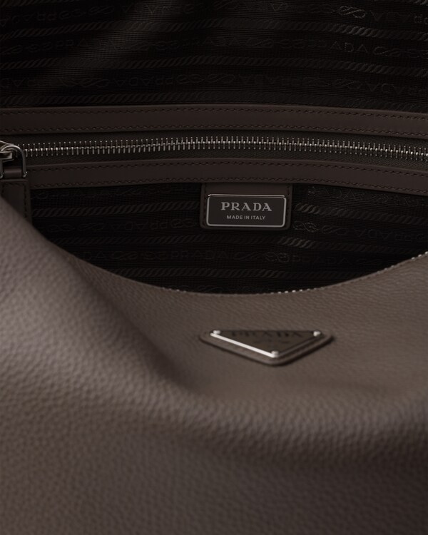 Borsa a tracolla large in pelle Borsa a tracolla large in pelle