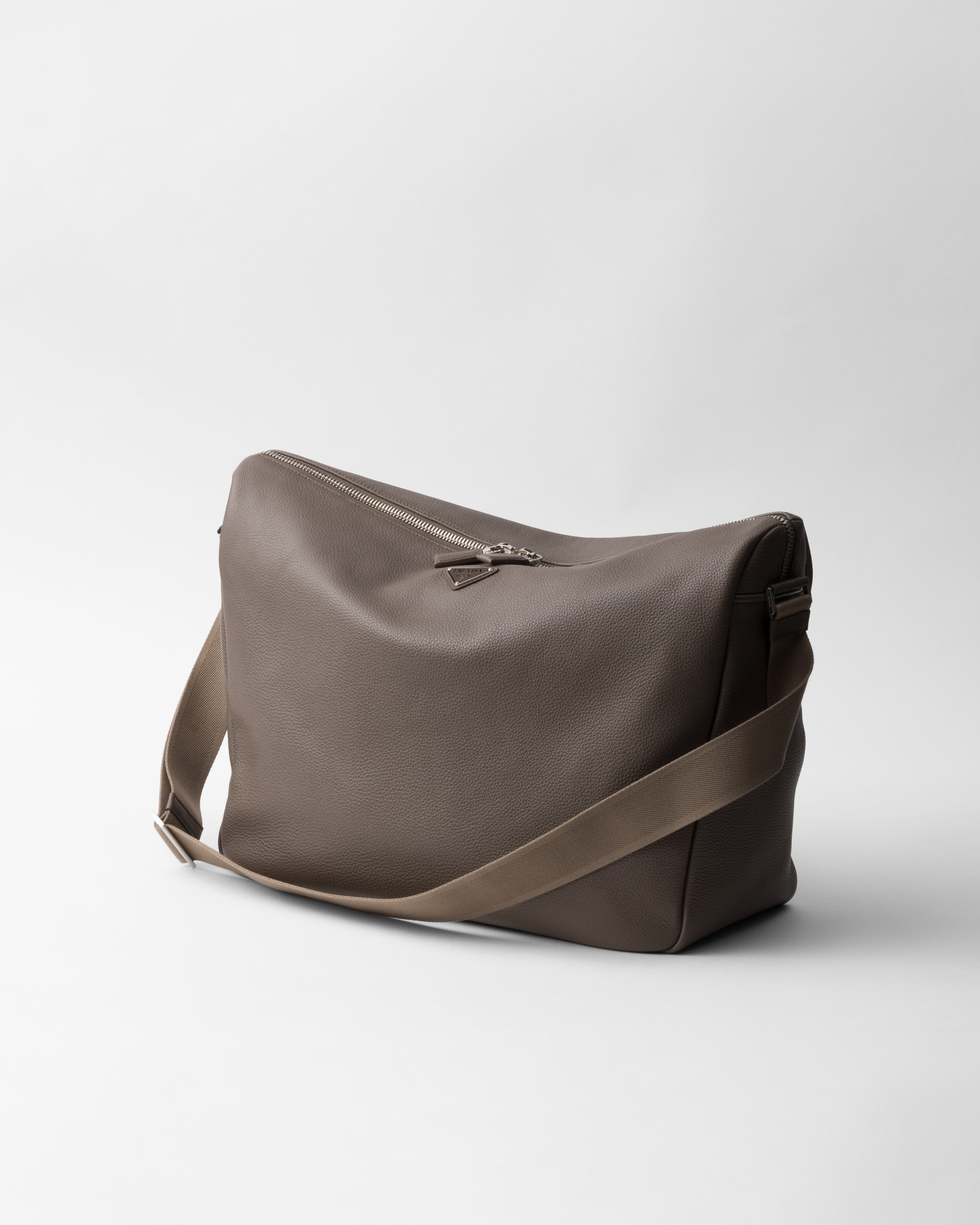 Prada Schultertasche Aus Leder In Brown