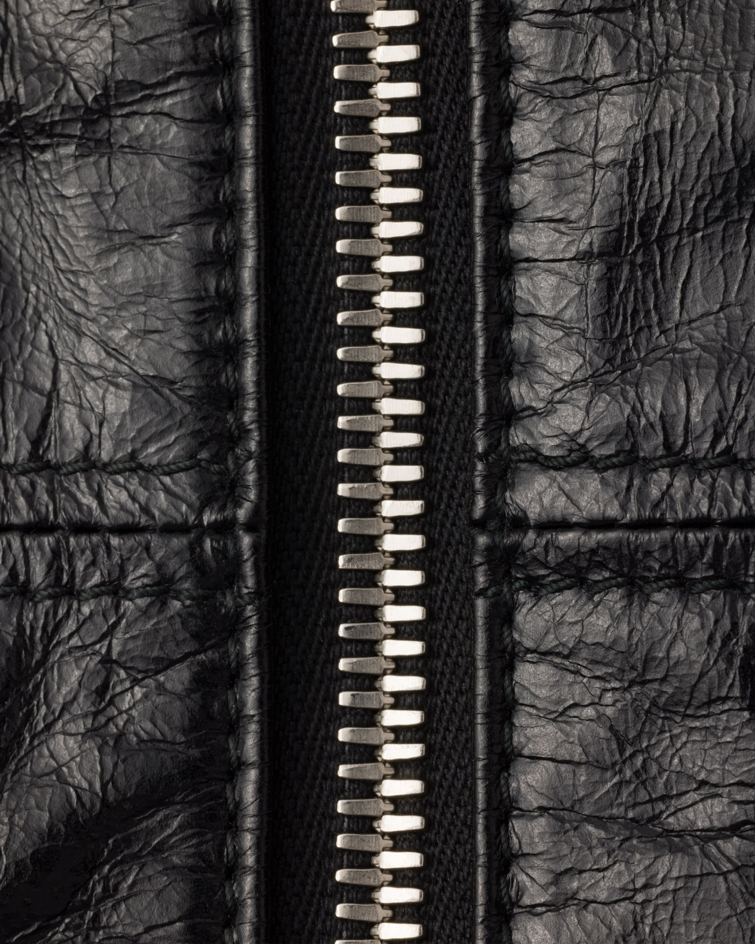 PRADA｜ (2VH187 2CYR F0002) Black Leather Shoulder Bag | PRADA
