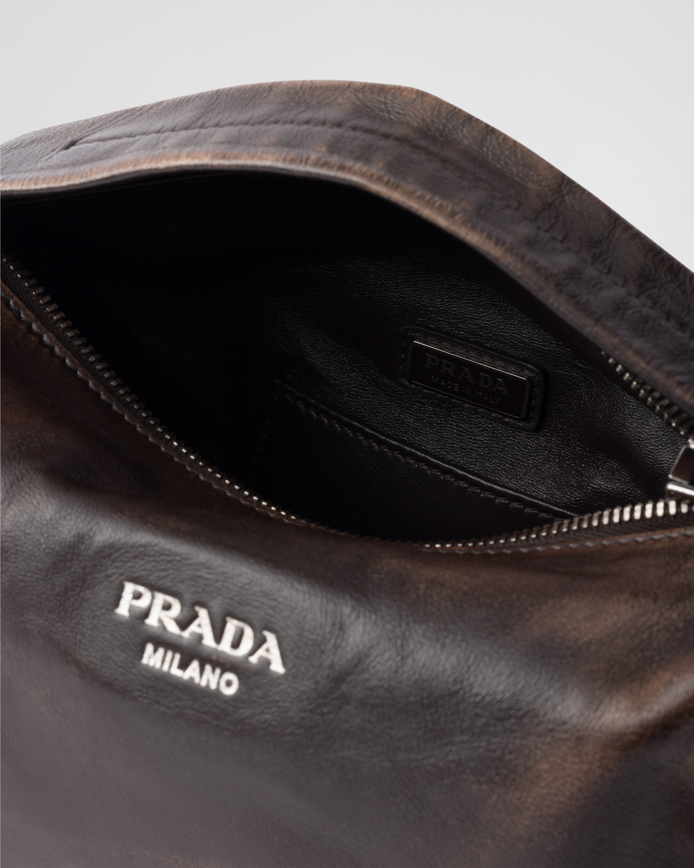 ダークブラウン ナッパレザー ショルダーバッグ | PRADA