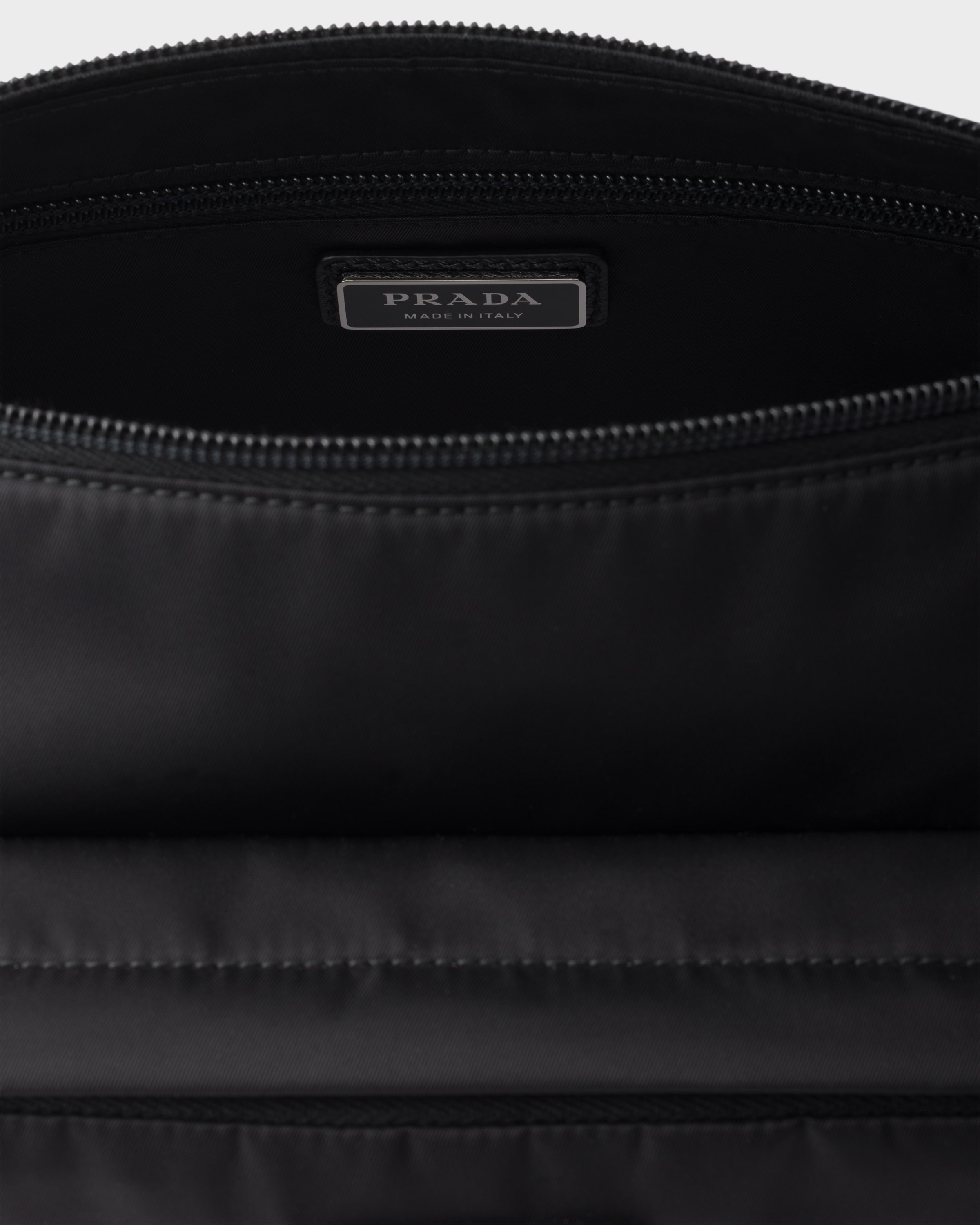 ブラック ミディアム Re-Nylon xサフィアーノレザー ショルダー