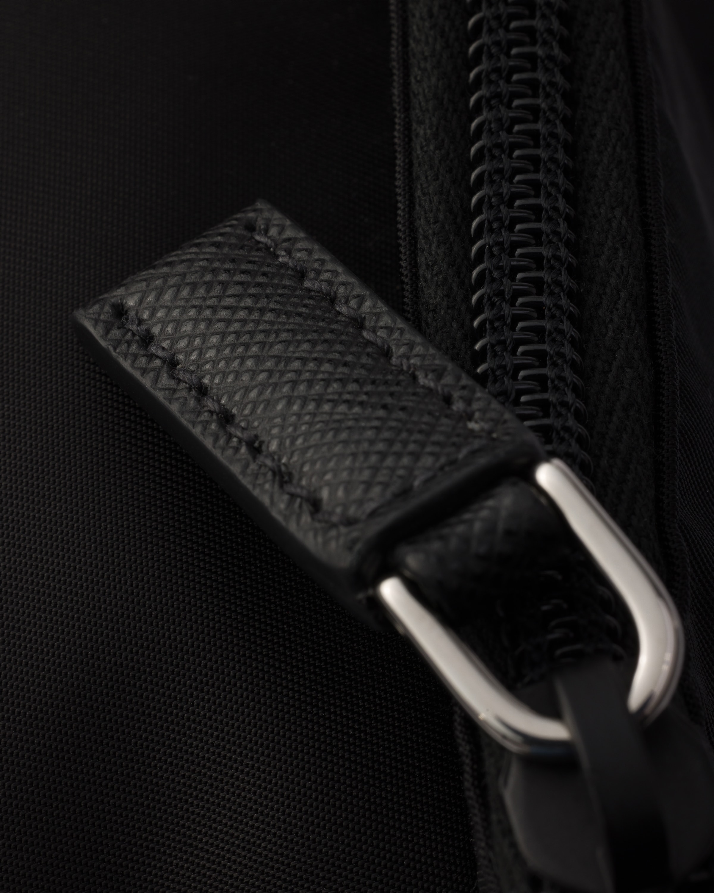 ブラック Re-Nylon xレザー ショルダーバッグ | PRADA - 日本