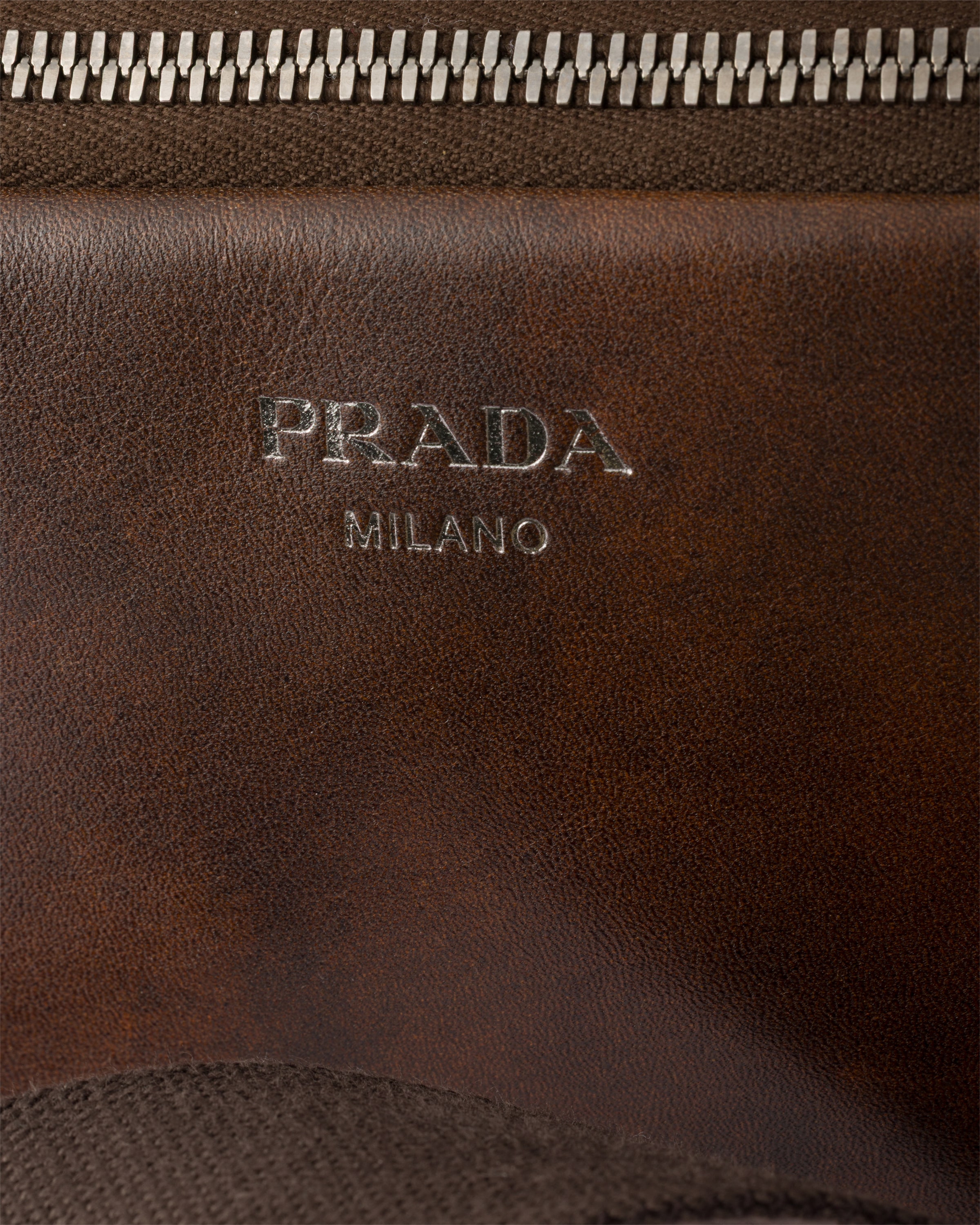 ココアブラウン レザー ショルダーバッグ | PRADA - 日本