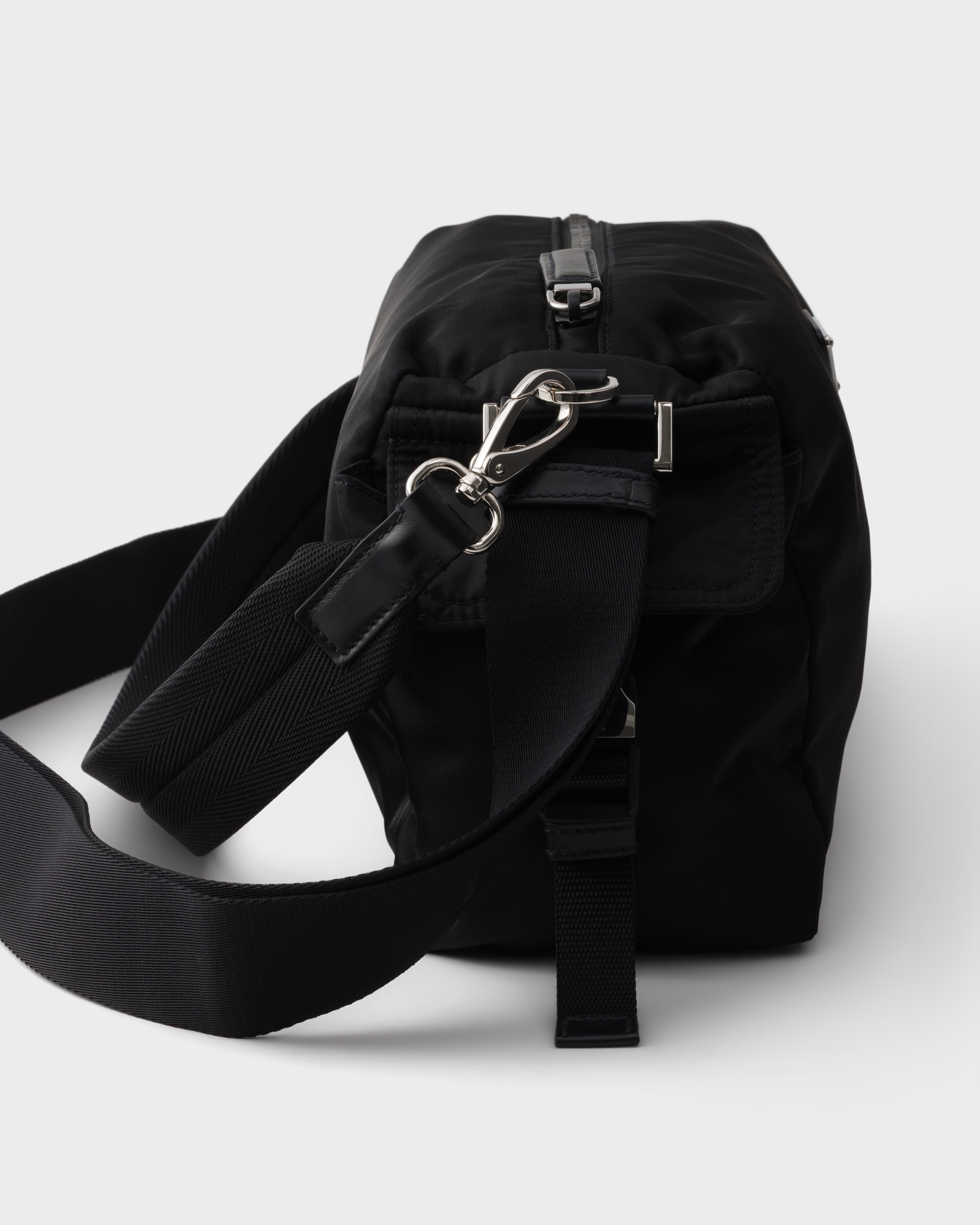 オラフ様　新品 プラダPRADA Re-Nylon  バッグ ブラック プラダ エクスプローラ Re-nylon Xレザー バッグ | PRADA - 日本