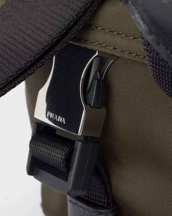 プラダ エクスプローラ Re-Nylon xレザー バッグ - フォレストグリーン プラダ エクスプローラ Re-Nylon xレザー バッグ - フォレストグリーン