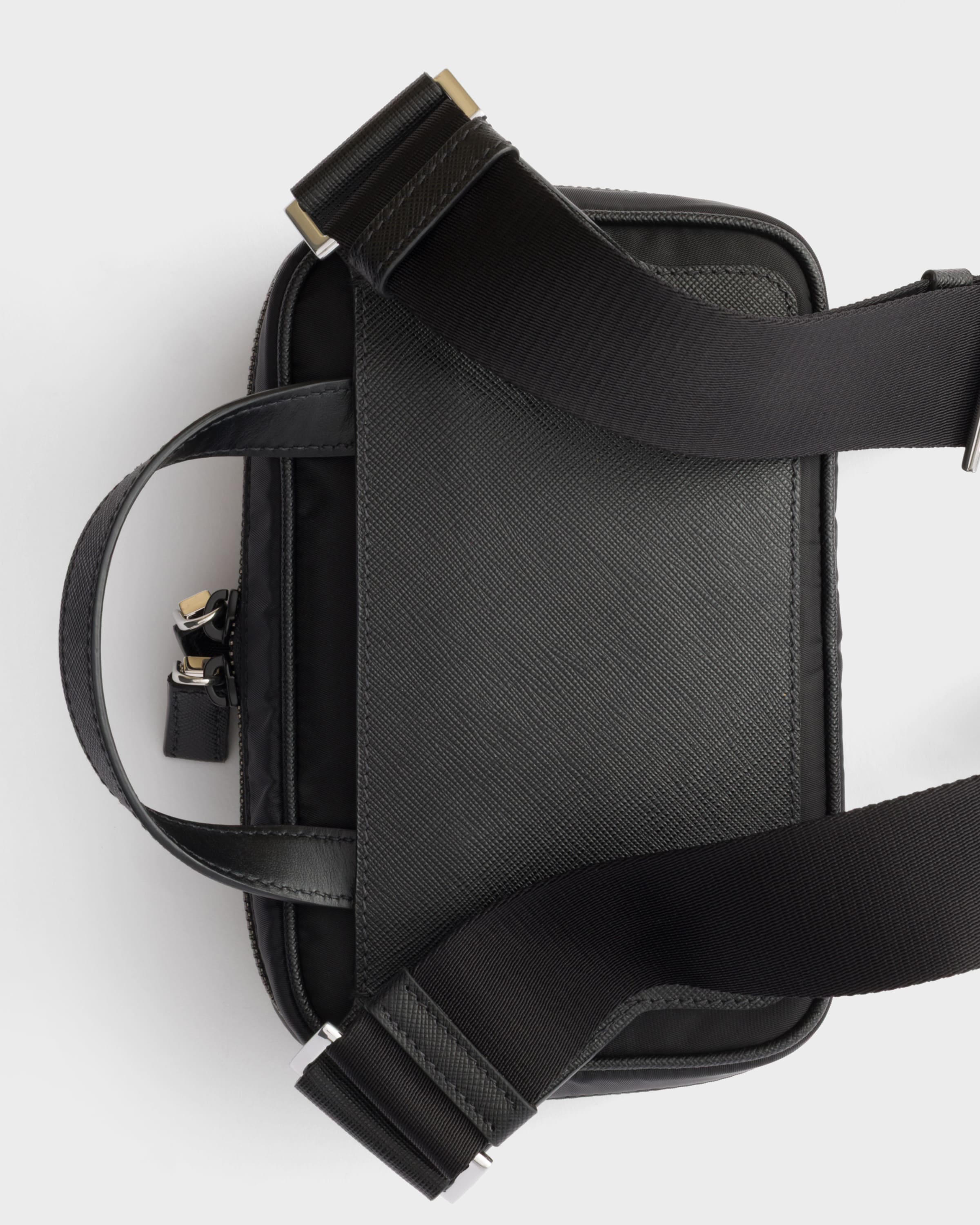 ブラック Re-nylon サフィアーノレザー ショルダーバッグ | PRADA - 日本