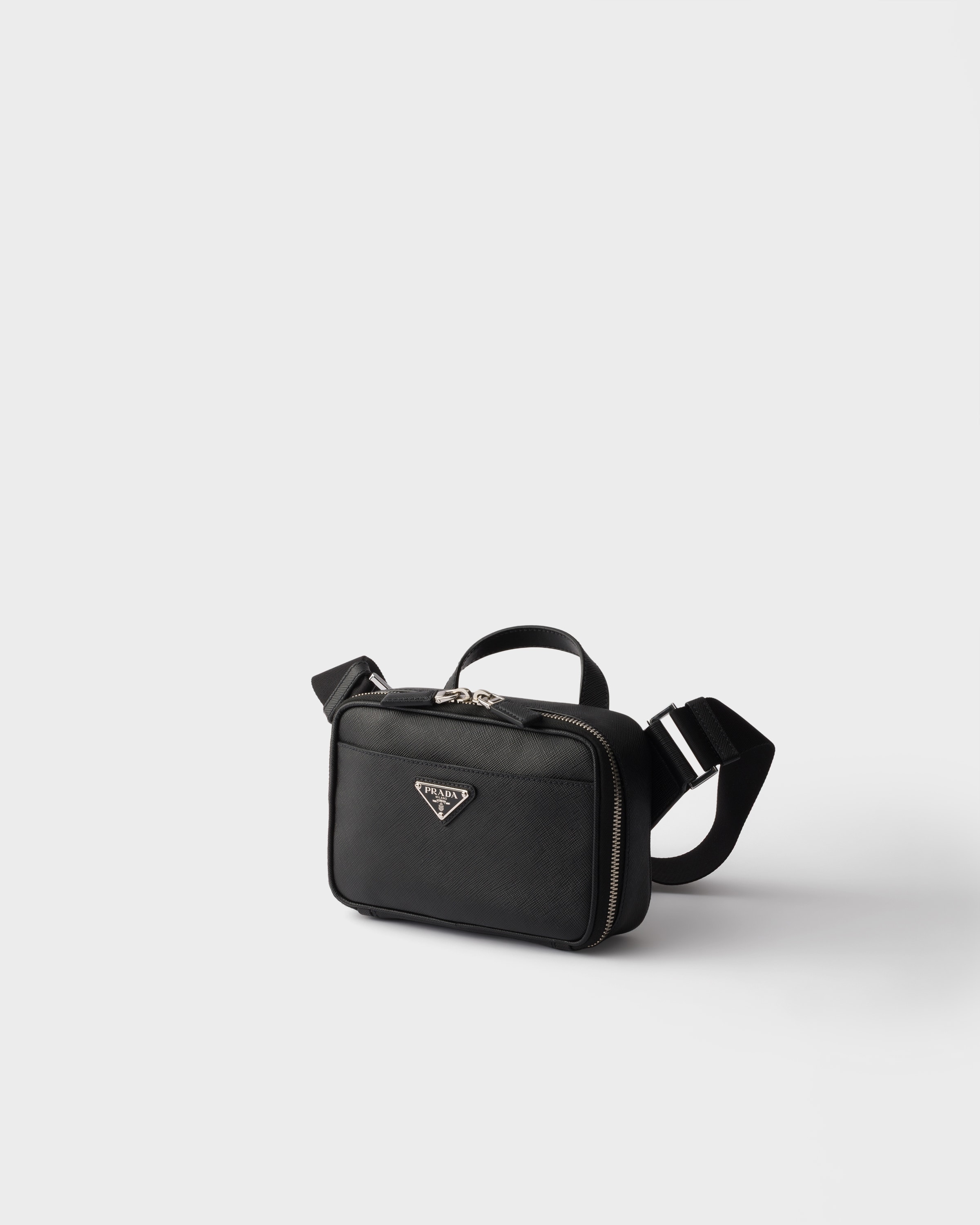 ブラック サフィアーノレザー ショルダーバッグ | PRADA - 日本