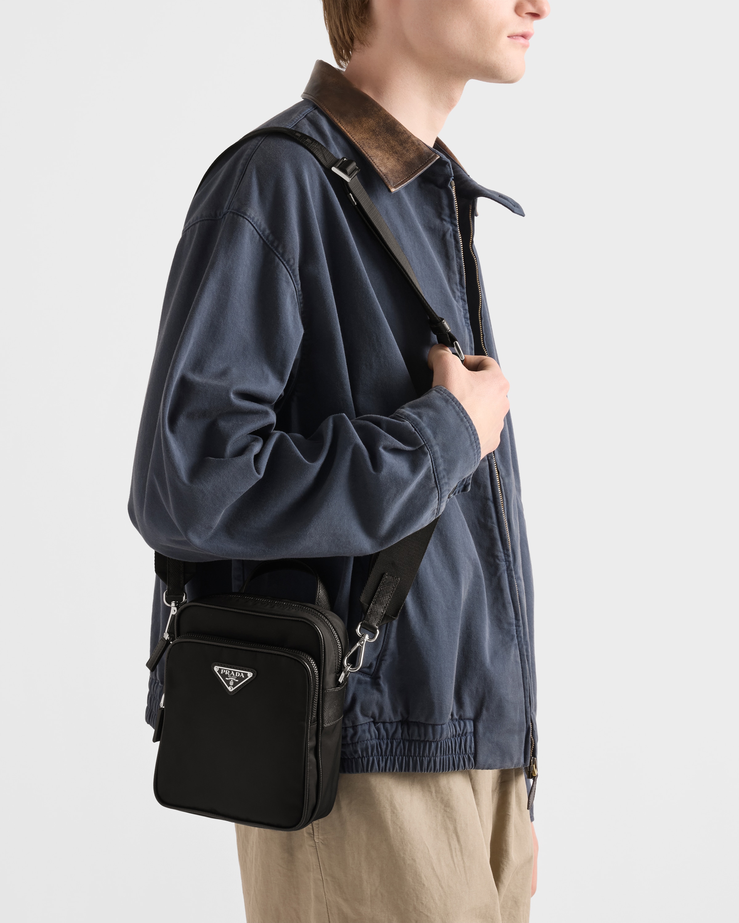 ブラック Re-nylon サフィアーノレザー ショルダーバッグ | PRADA - 日本