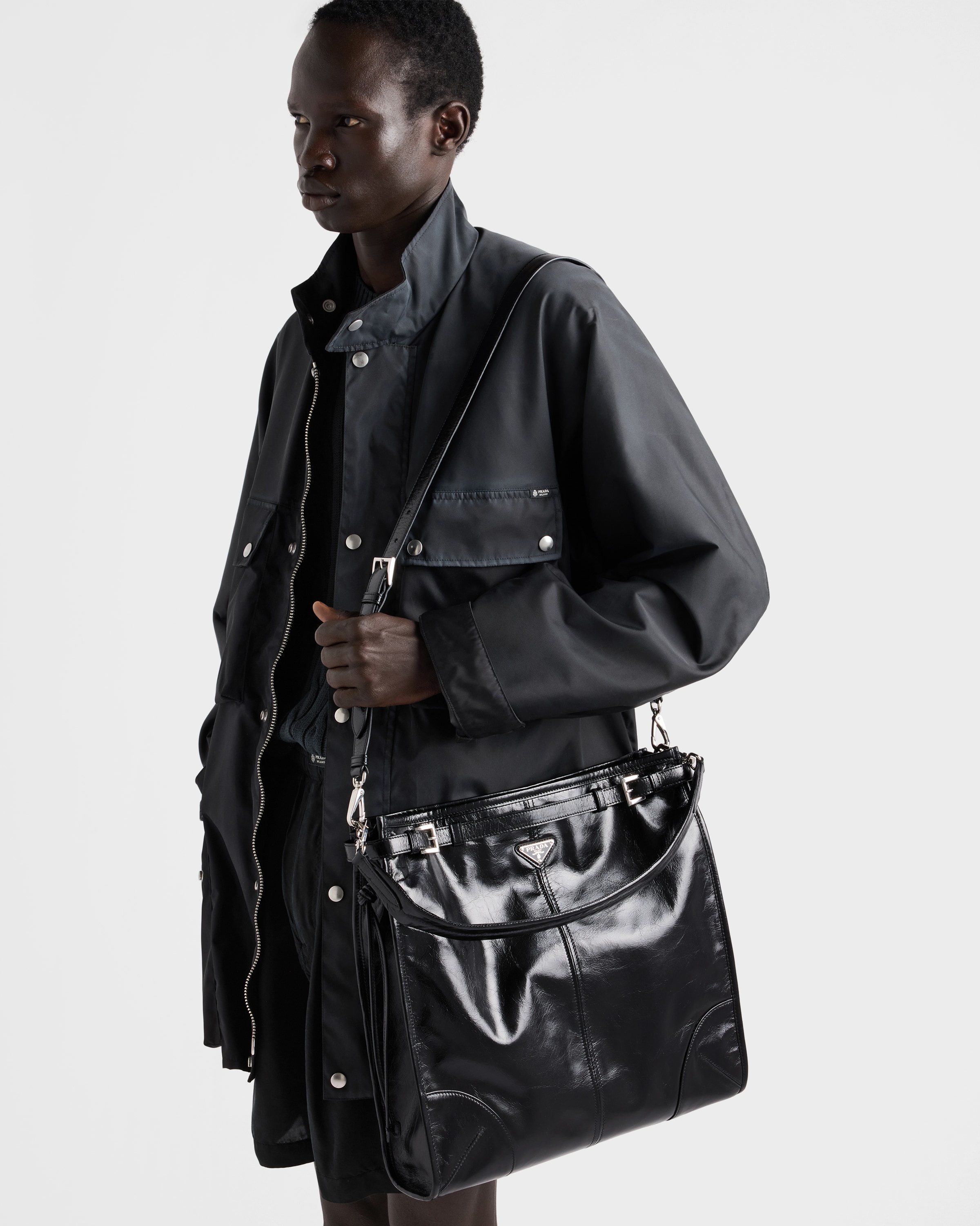 土日SALE プラダ黒のレザーショルダー Prada レザーショルダーバッグ | ブラック | FARFETCH JP