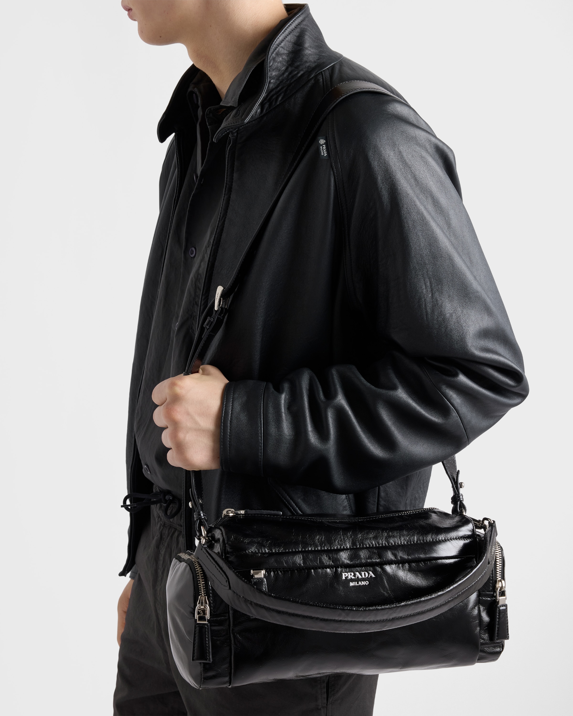 ブラック レザー ショルダーバッグ | PRADA - 日本