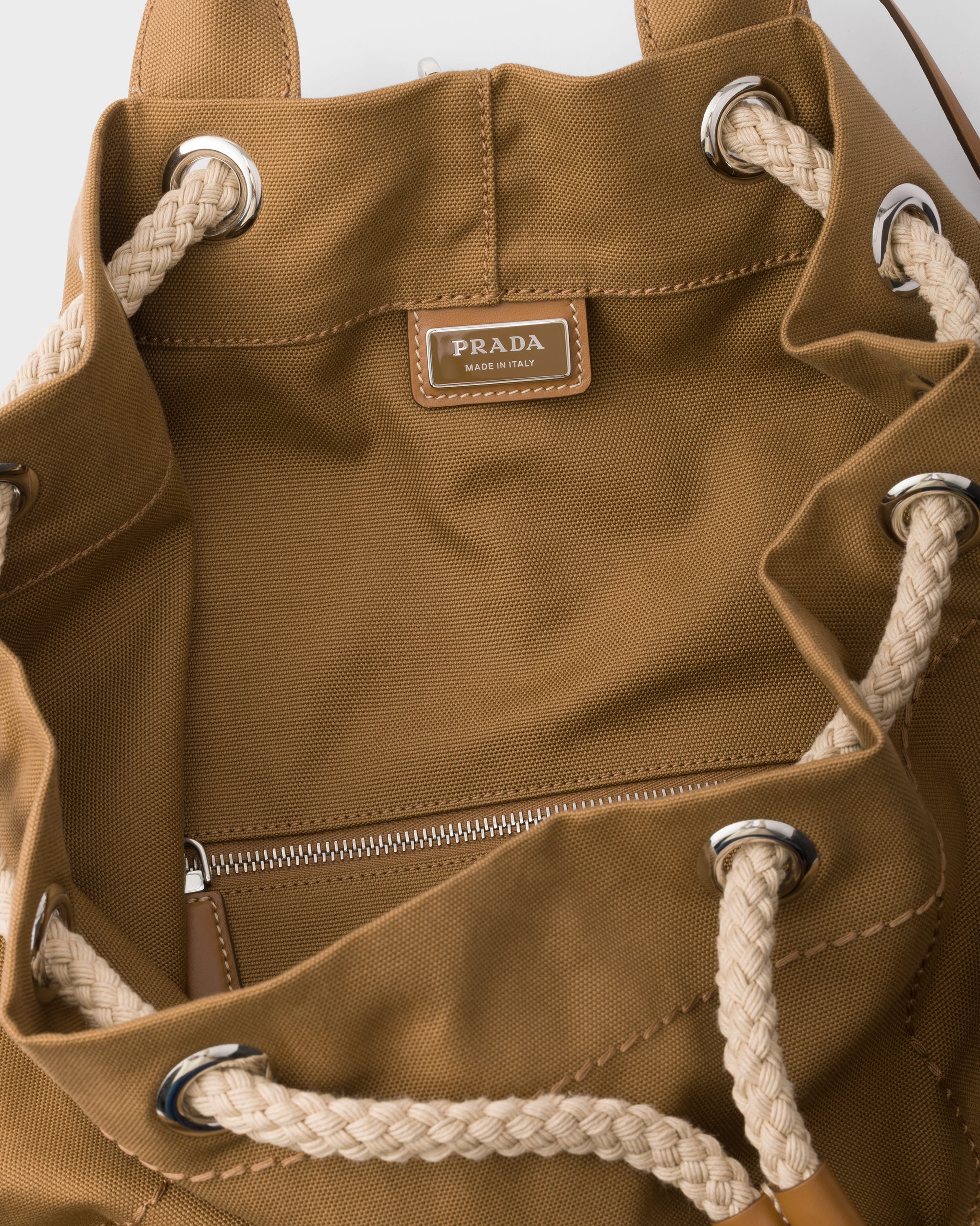 タバコ キャンバス ドローストリング ダッフルバッグ | PRADA
