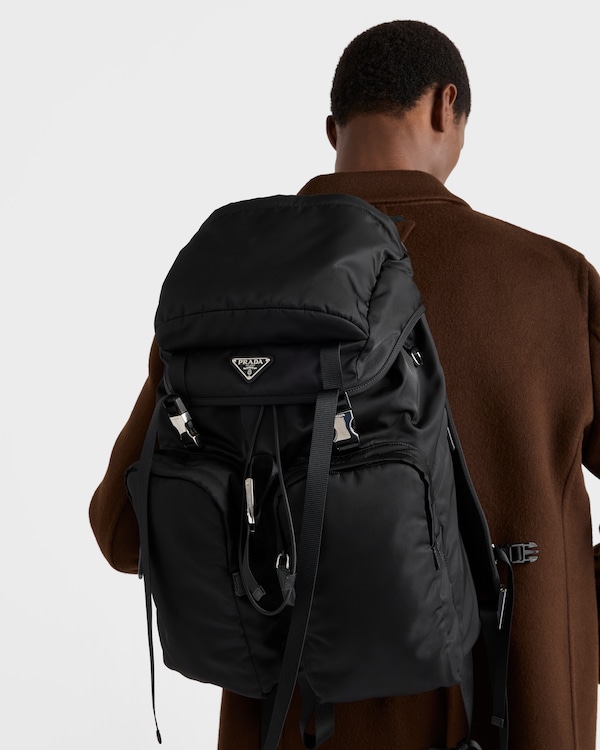 Rucksack aus Re-Nylon und Saffiano-Leder Rucksack aus Re-Nylon und Saffiano-Leder