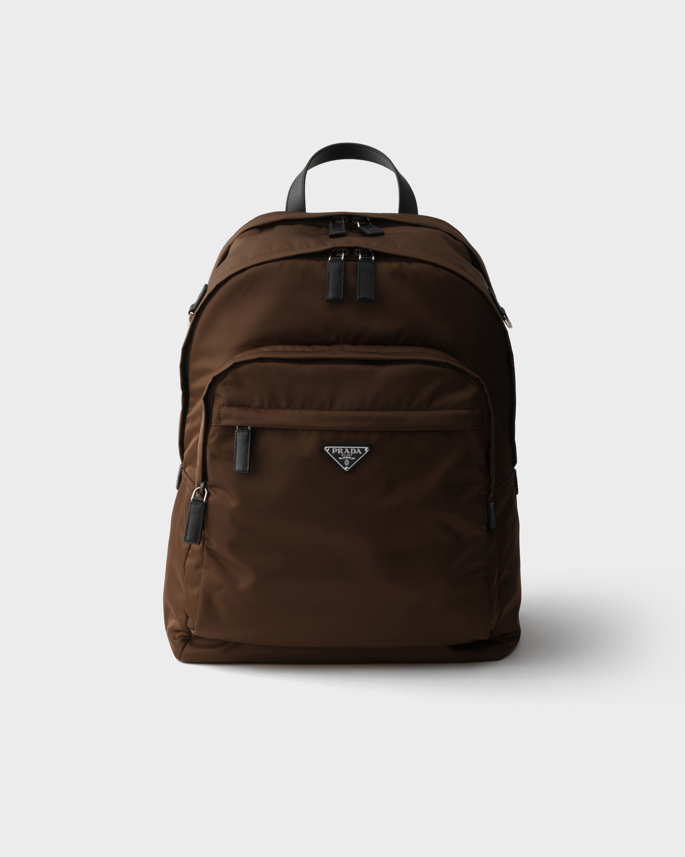 Prada Sac À Dos En Re-nylon Et Cuir Saffiano, Homme, Terre De Sienne