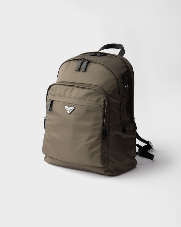 Sac à dos en Re-Nylon et cuir Saffiano - Gris Fumé Sac à dos en Re-Nylon et cuir Saffiano - Gris Fumé