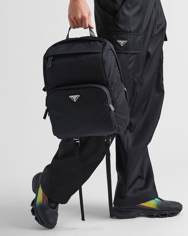 Sac à dos en Re-Nylon et cuir Saffiano Sac à dos en Re-Nylon et cuir Saffiano