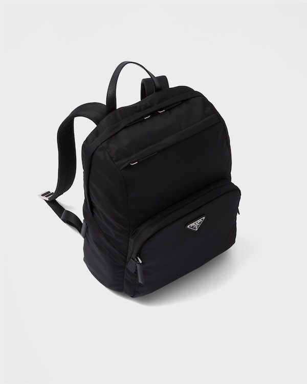 Sac à dos en Re-Nylon et cuir Saffiano Sac à dos en Re-Nylon et cuir Saffiano