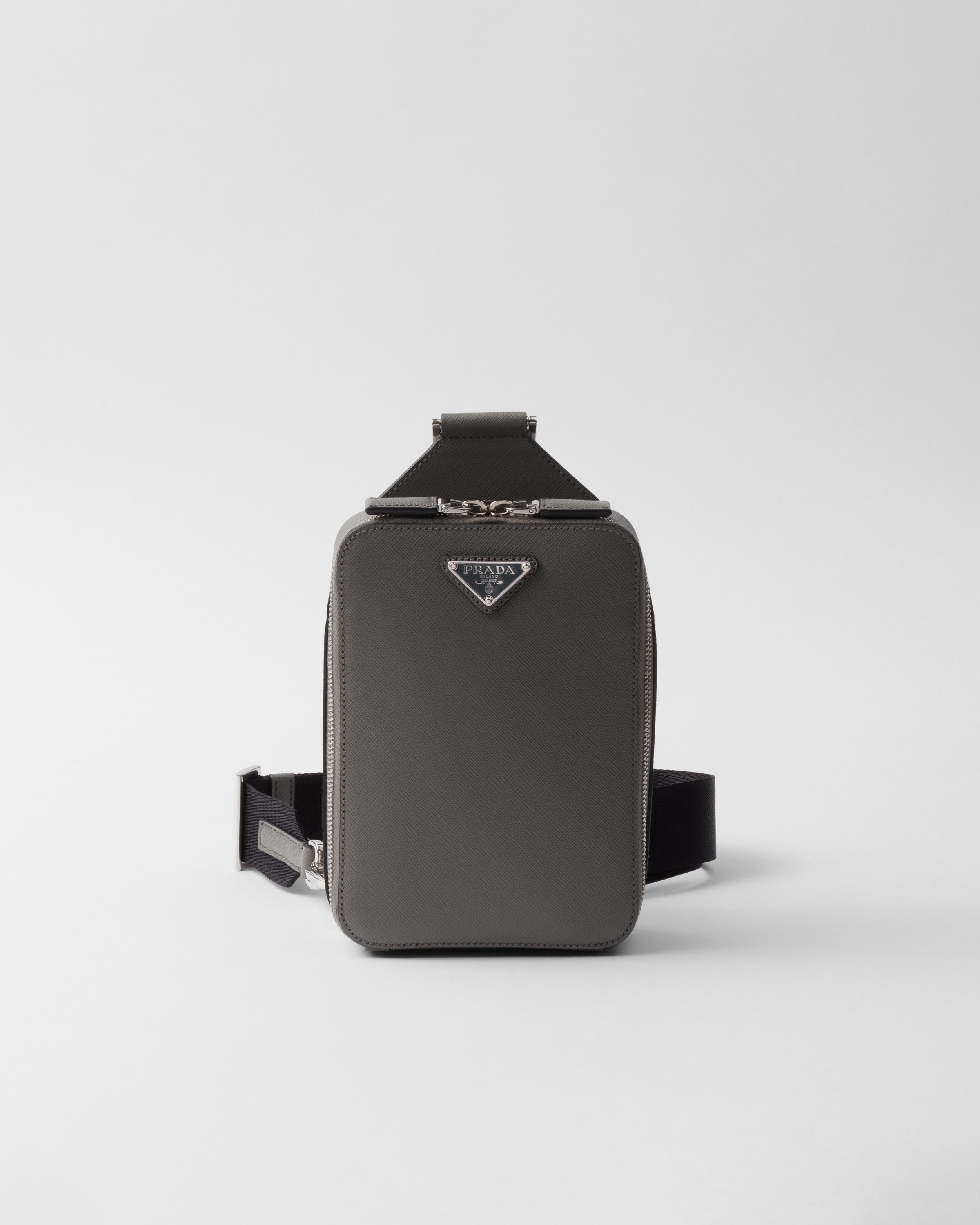 Prada Brique Tasche Aus Saffiano-leder In Marmorgrau