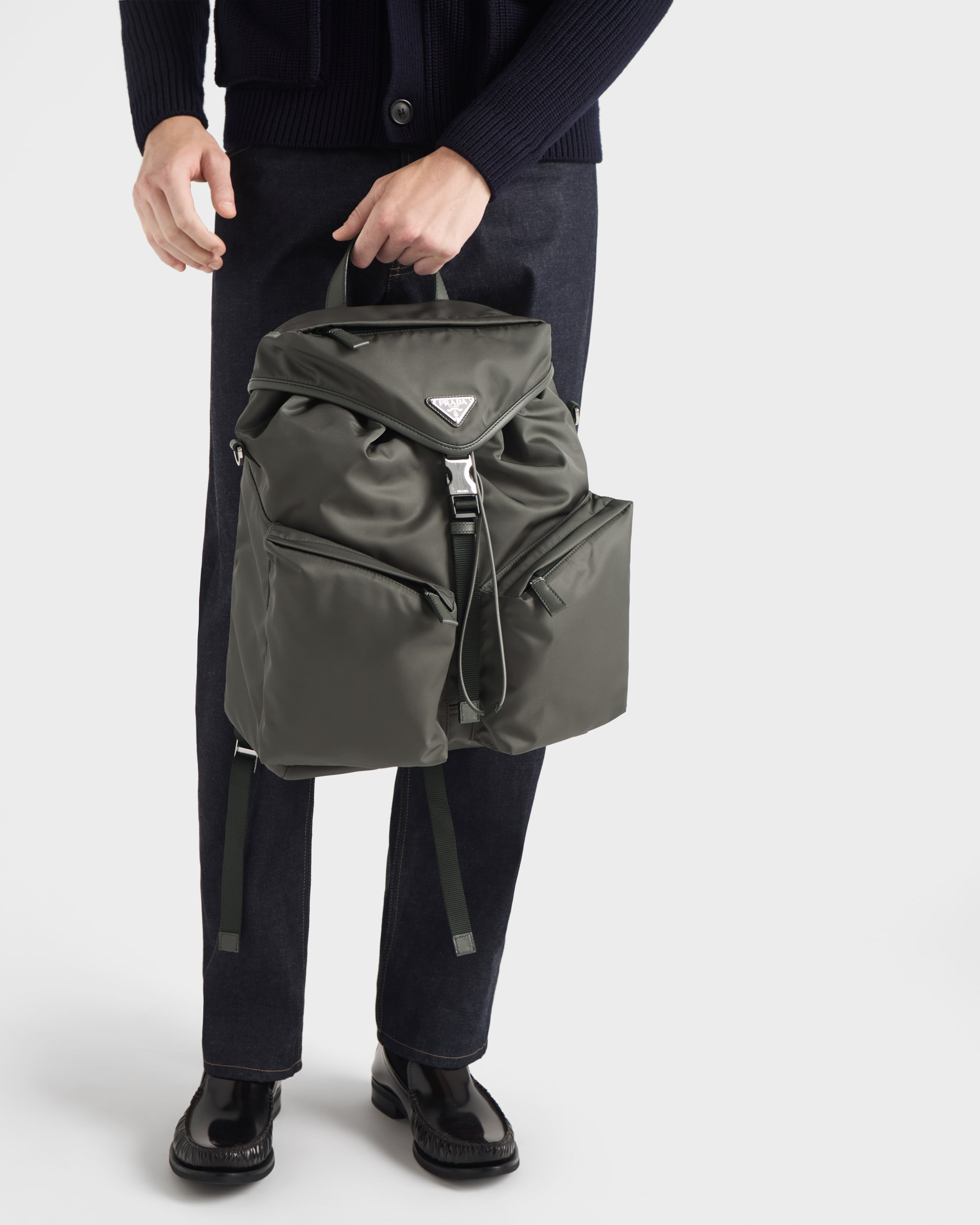 PRADA ナイロン　カーキー　バックパック imgrc0135727353.jpg
