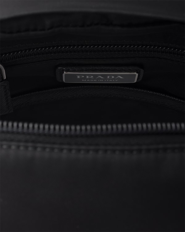 Sac à dos en Re-Nylon et cuir Saffiano - Noir Sac à dos en Re-Nylon et cuir Saffiano - Noir