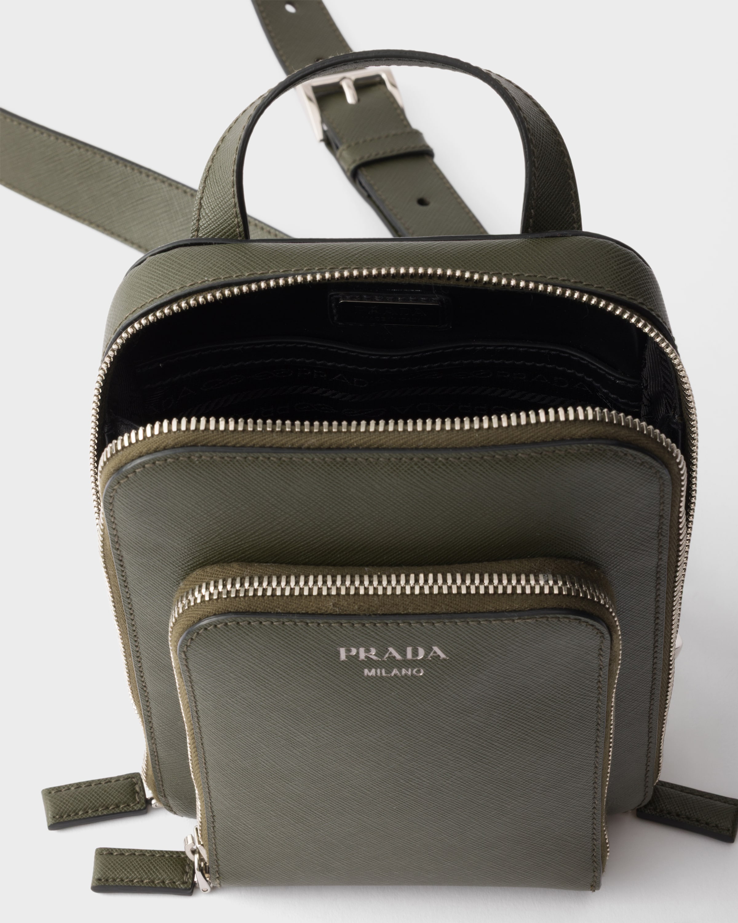 フォレストグリーン サフィアーノレザー バックパック | PRADA - 日本