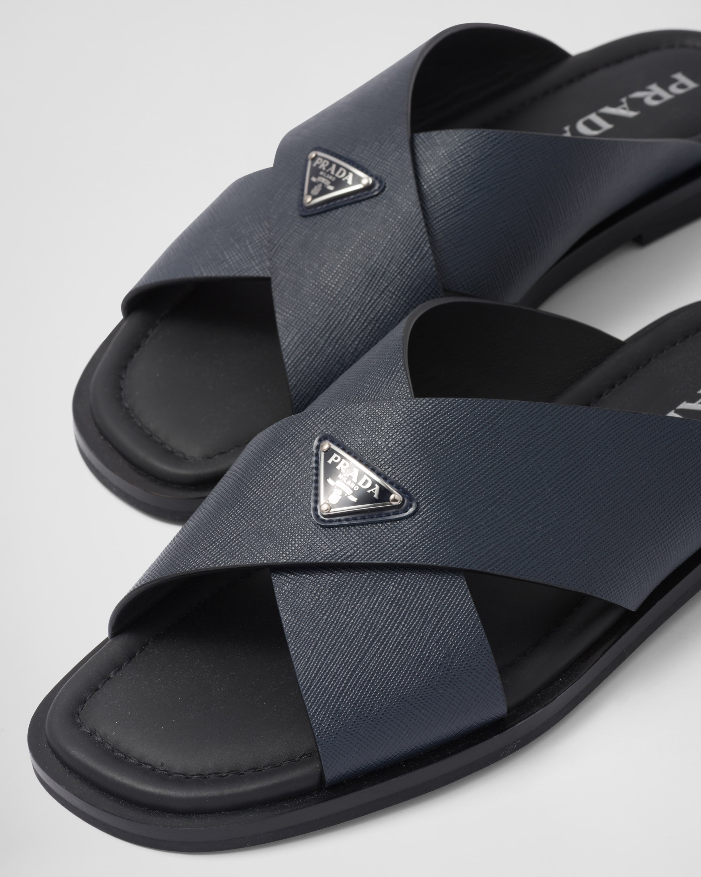 サンダル PRADA 2X3081_053 CRISCROSS SAFFIANO LEATHER SANDAL s-l1200.jpg