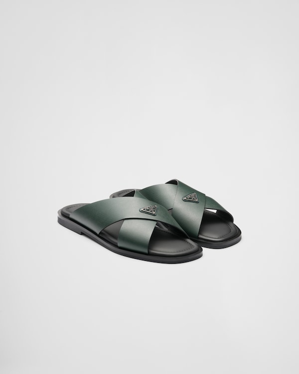 صندل بتصميم متقاطع من جلد سافيانو صندل بتصميم متقاطع من جلد سافيانو