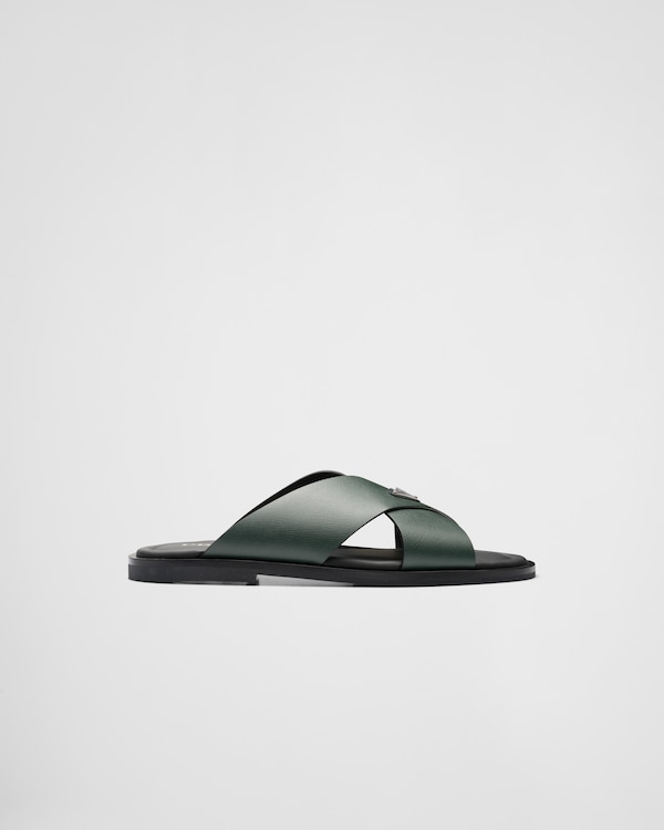 صندل بتصميم متقاطع من جلد سافيانو صندل بتصميم متقاطع من جلد سافيانو