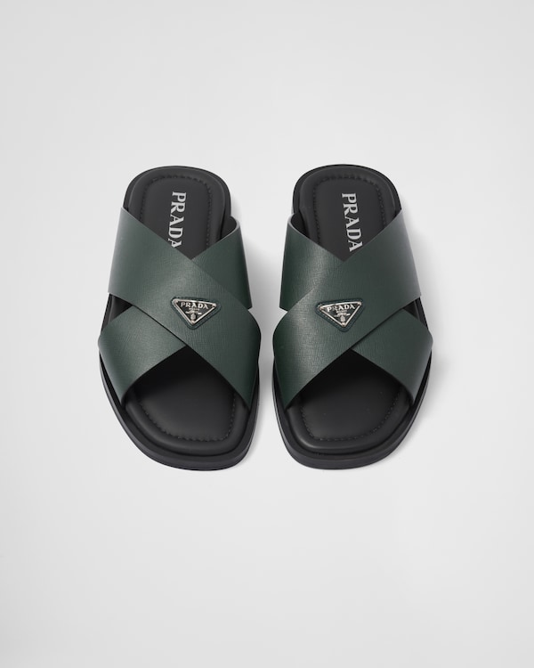 صندل بتصميم متقاطع من جلد سافيانو صندل بتصميم متقاطع من جلد سافيانو