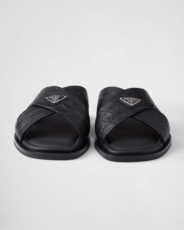 صندل من جلد التمساح بتصميم متقاطع - أسود صندل من جلد التمساح بتصميم متقاطع - أسود