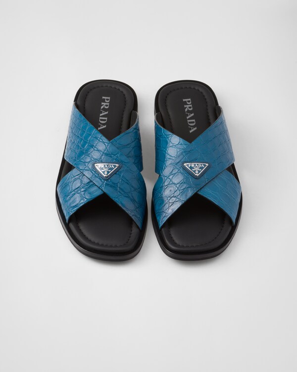 صندل من جلد التمساح بتصميم متقاطع - أزرق كوبالت صندل من جلد التمساح بتصميم متقاطع - أزرق كوبالت