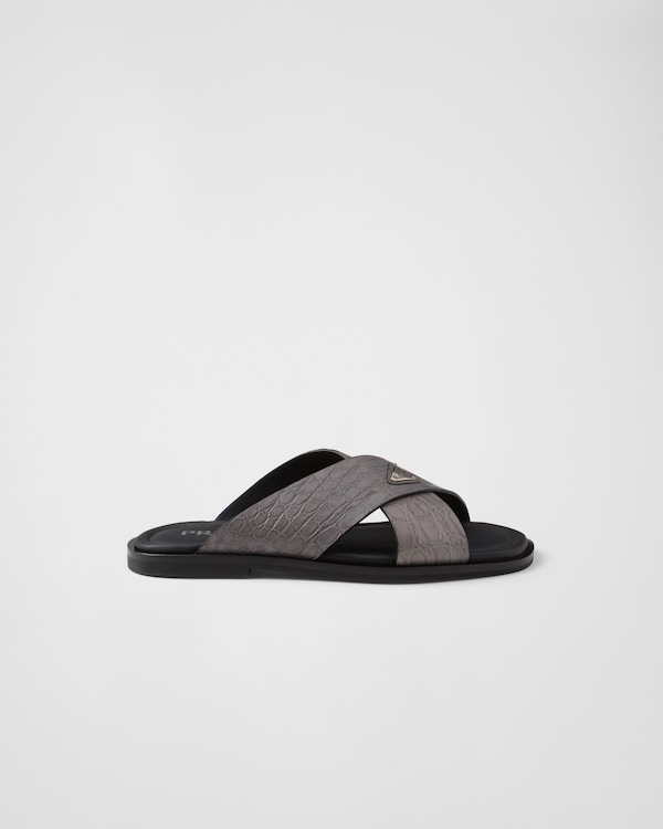صندل من جلد التمساح بتصميم متقاطع - رمادي رخامي صندل من جلد التمساح بتصميم متقاطع - رمادي رخامي