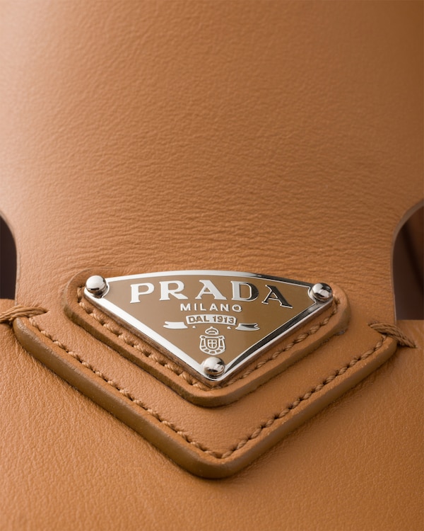 صندل مفتوح من الخلف من الجلد - سمرة فاتحة صندل مفتوح من الخلف من الجلد - سمرة فاتحة