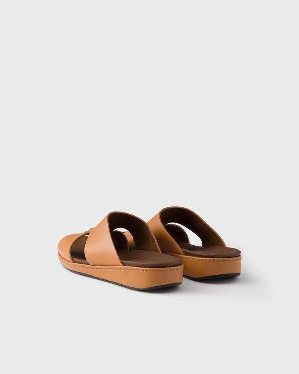 صندل مفتوح من الخلف من الجلد - سمرة فاتحة صندل مفتوح من الخلف من الجلد - سمرة فاتحة