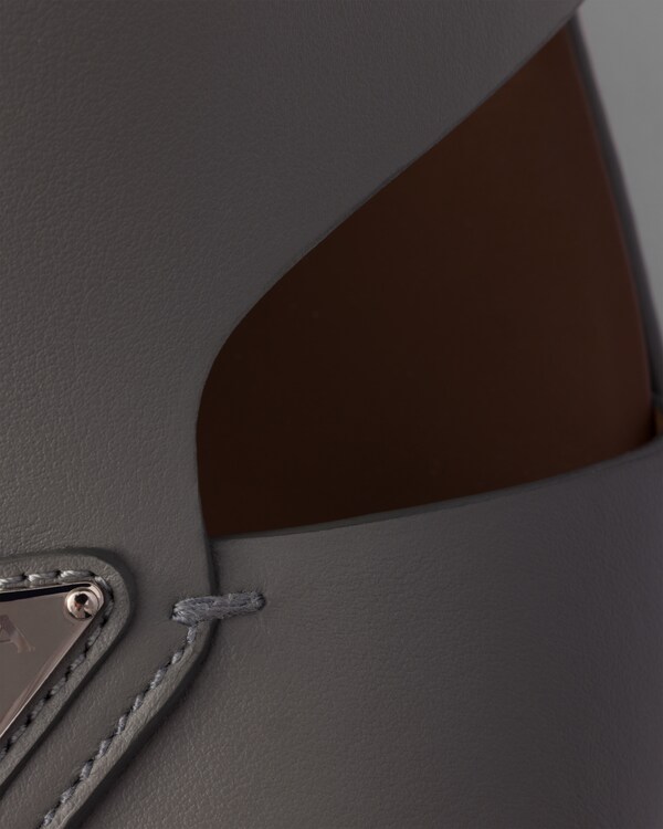 صندل مفتوح من الخلف من الجلد - رمادي فولاذي صندل مفتوح من الخلف من الجلد - رمادي فولاذي