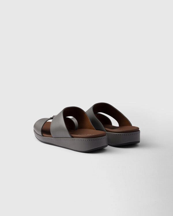 صندل مفتوح من الخلف من الجلد - رمادي فولاذي صندل مفتوح من الخلف من الجلد - رمادي فولاذي