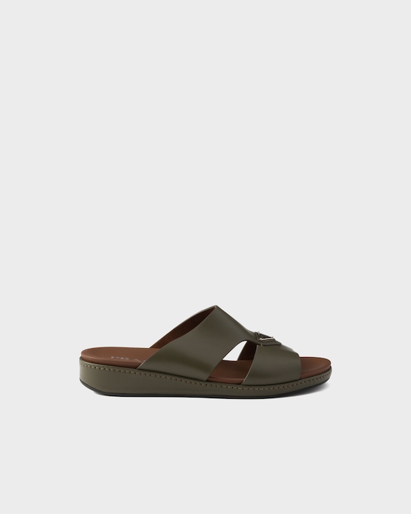 صندل مفتوح من الخلف من الجلد - أخضر مموّه صندل مفتوح من الخلف من الجلد - أخضر مموّه