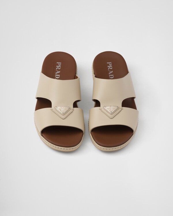 صندل مفتوح من الخلف من الجلد - بيج صحراوي صندل مفتوح من الخلف من الجلد - بيج صحراوي