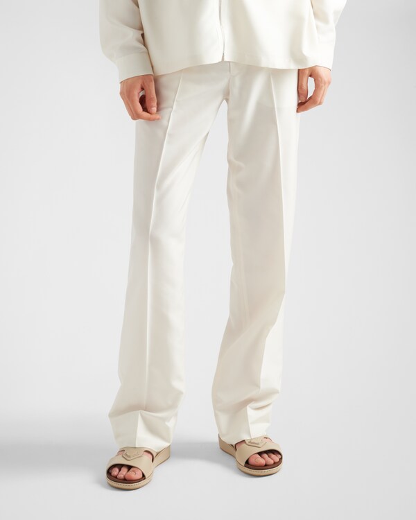 صندل من الجلد - بيج صحراوي صندل من الجلد - بيج صحراوي