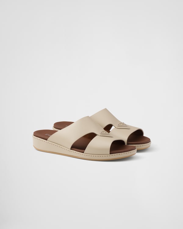 صندل من الجلد - بيج صحراوي صندل من الجلد - بيج صحراوي