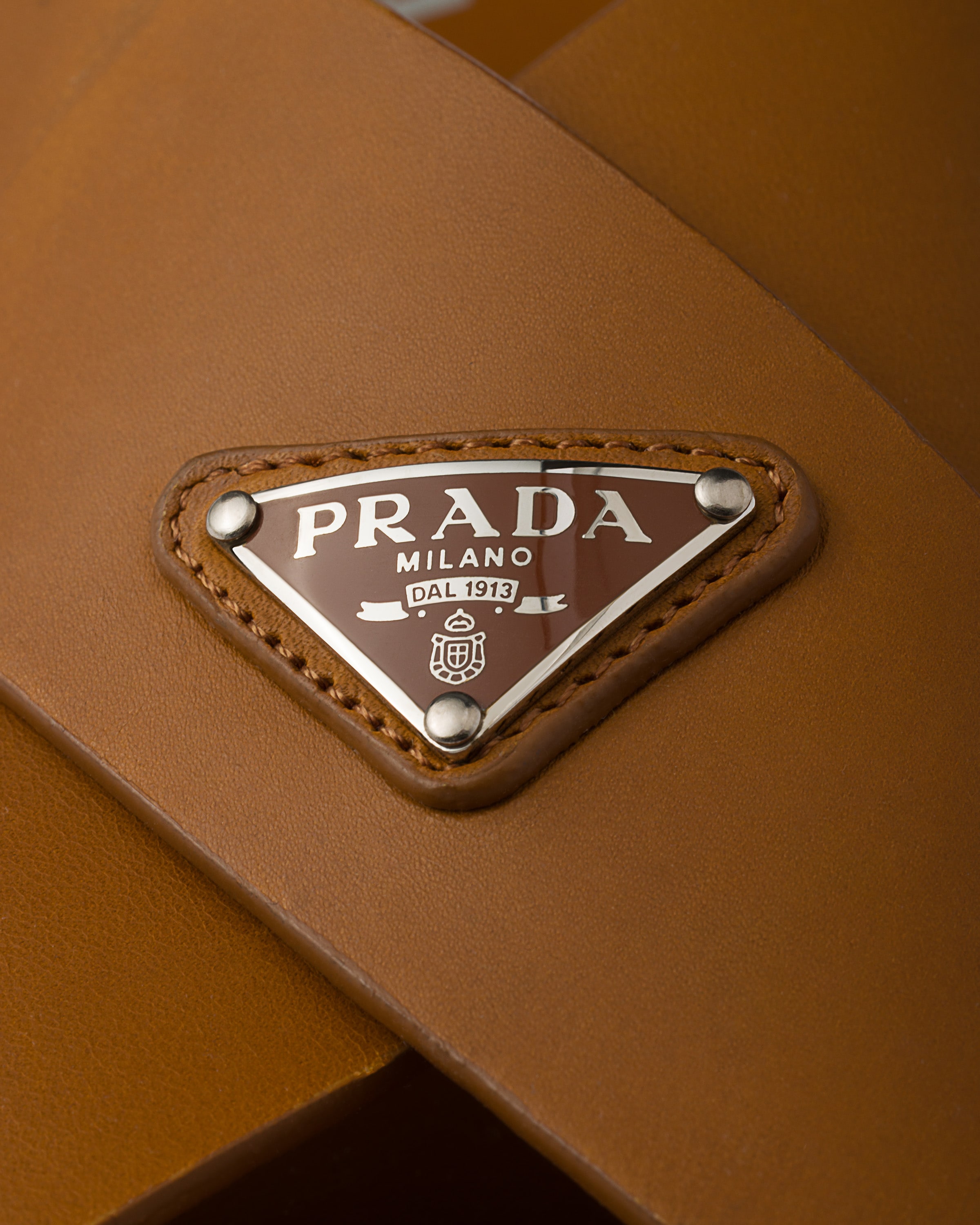 ブラウン レザー クリスクロス スライドサンダル | PRADA