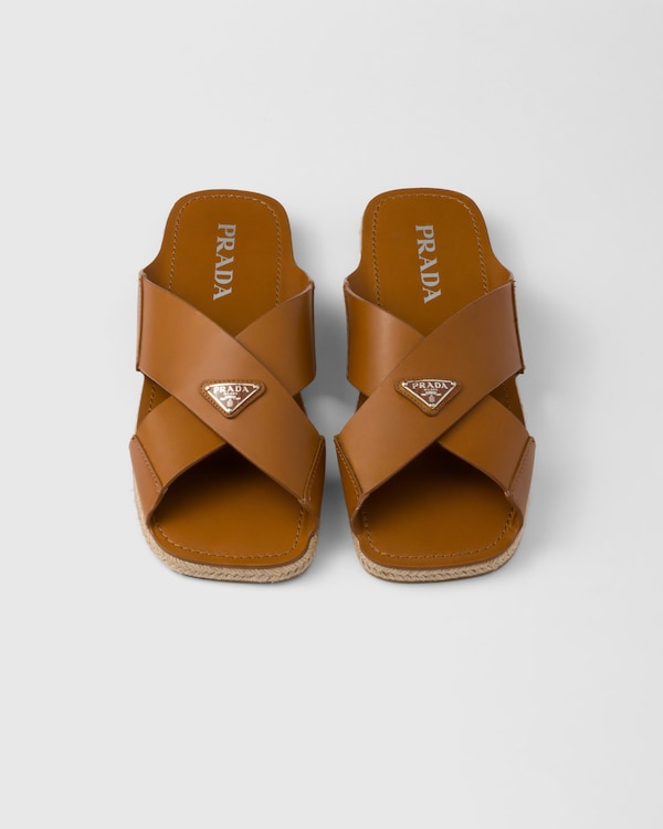 Slide cruzado em couro - Castanho-Amarelado-Claro Slide cruzado em couro - Castanho-Amarelado-Claro