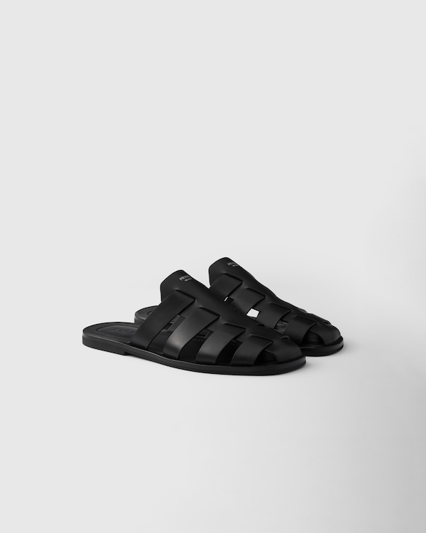 ブラック プラダ モノリス ラバー サンダル | PRADA